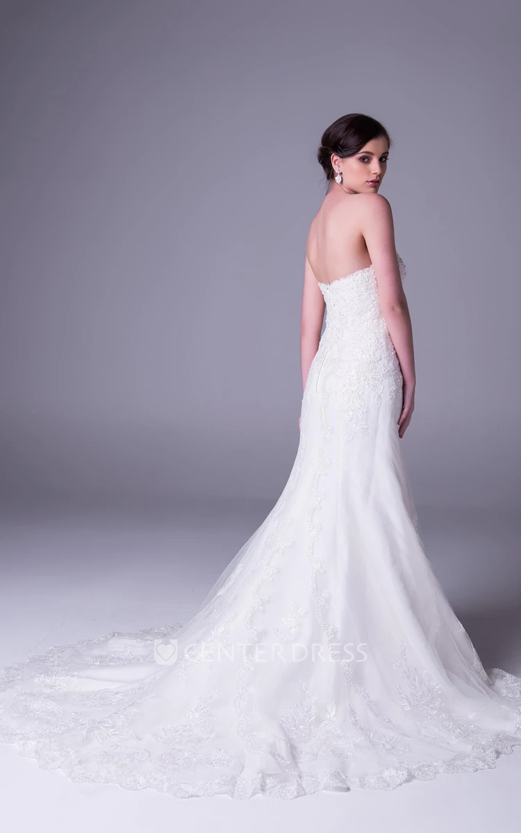 A-Line Sweetheart Floor-Length Lace Wedding Dress With Appliques And V Back