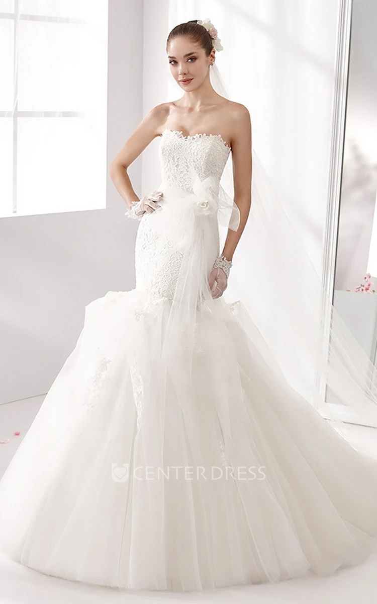 Sweetheart Mermaid Lace wedding Gown with Puffy Train and Side Bow