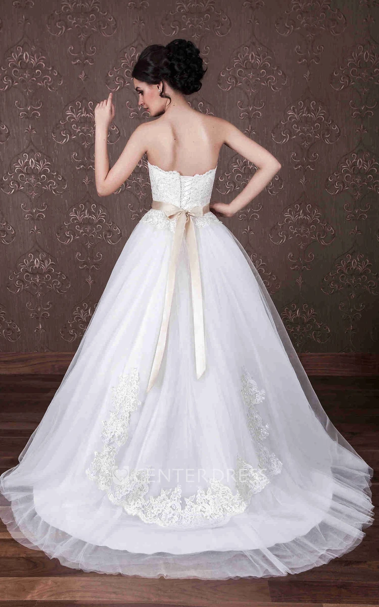 Ball Gown Short Sweetheart Tulle Wedding Dress With Appliques And Bow