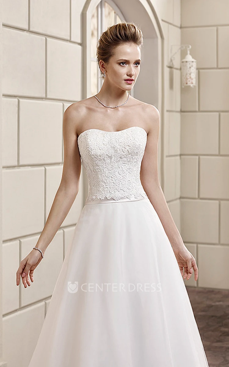 A-Line Strapless Tulle Wedding Dress