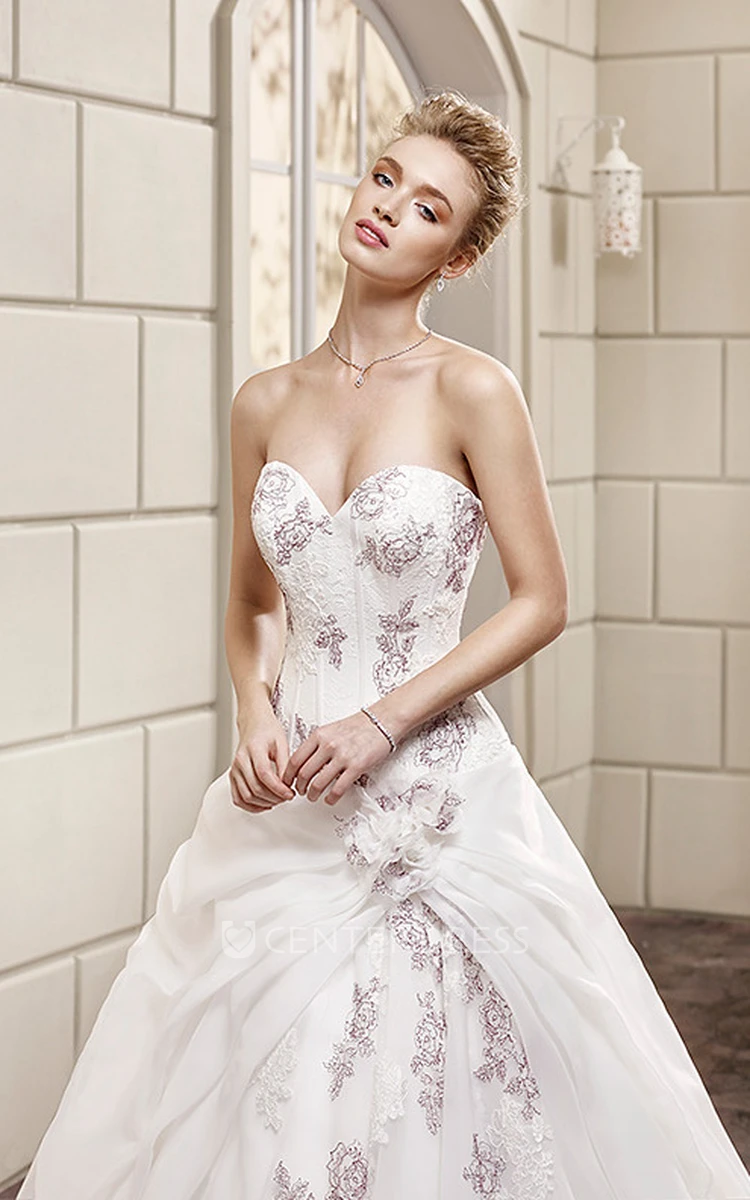 A-Line Long Sweetheart Tulle Wedding Dress With Appliques And Draping