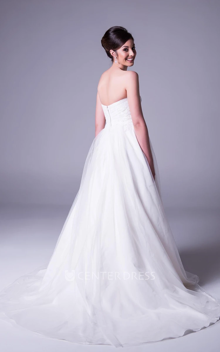 A-Line Strapless Appliqued Floor-Length Sleeveless Tulle&Satin Wedding Dress With Beading