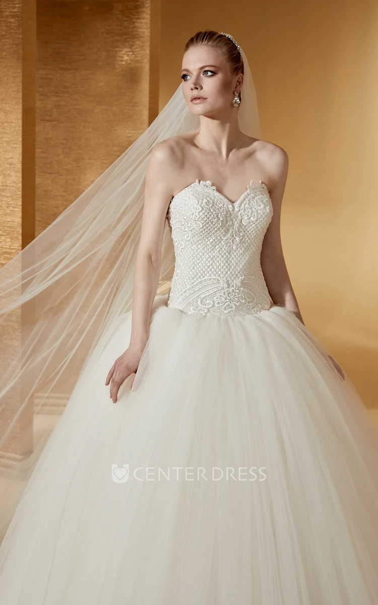 Elegant Sleeveless Ball Gown With Embroideries And Open Back