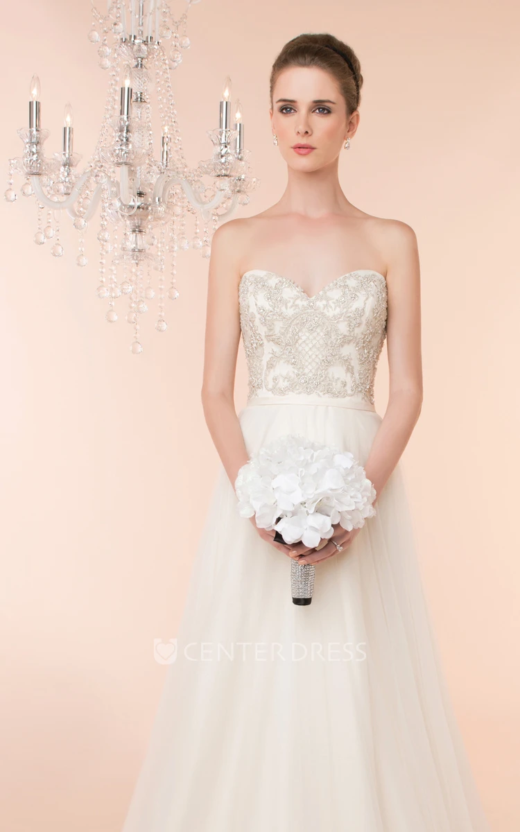 A-Line Sweetheart Sleeveless Appliqued Tulle Wedding Dress